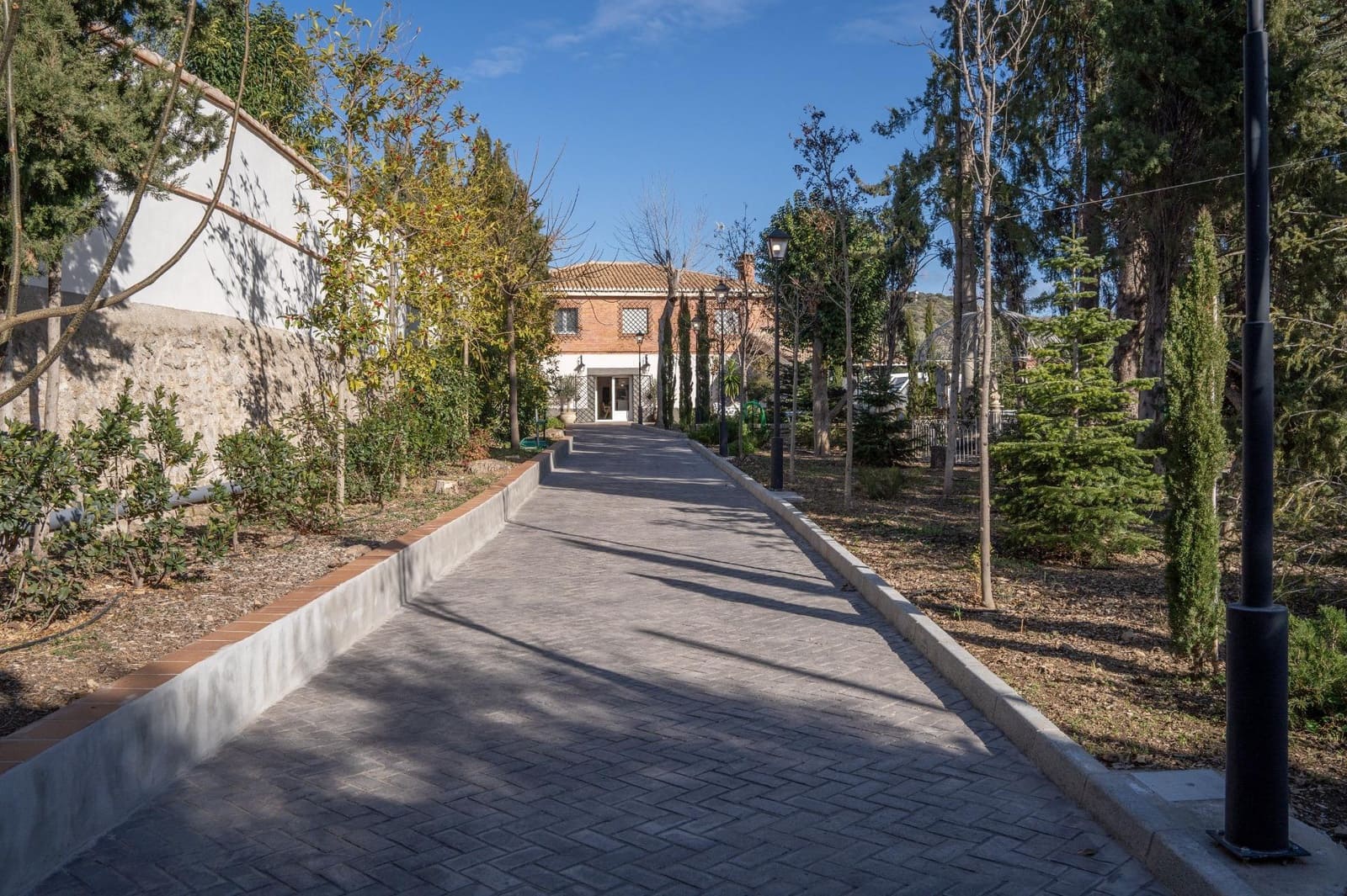 4 bedroom Finca/Country House for sale in Huetor Santillan with pool garage - € 790,000 (Ref: 9032345)