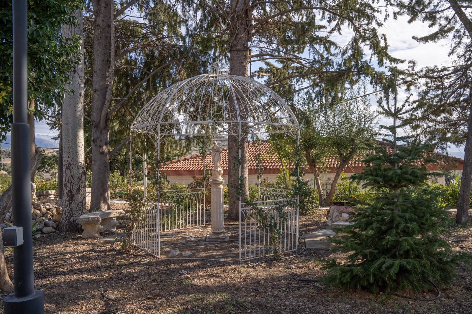 4 bedroom Finca/Country House for sale in Huetor Santillan with pool garage - € 790,000 (Ref: 9032345)