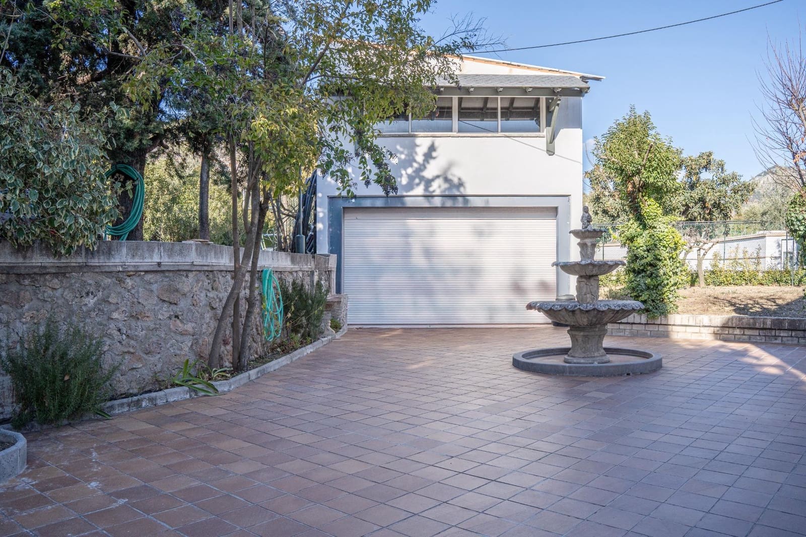 4 bedroom Finca/Country House for sale in Huetor Santillan with pool garage - € 790,000 (Ref: 9032345)