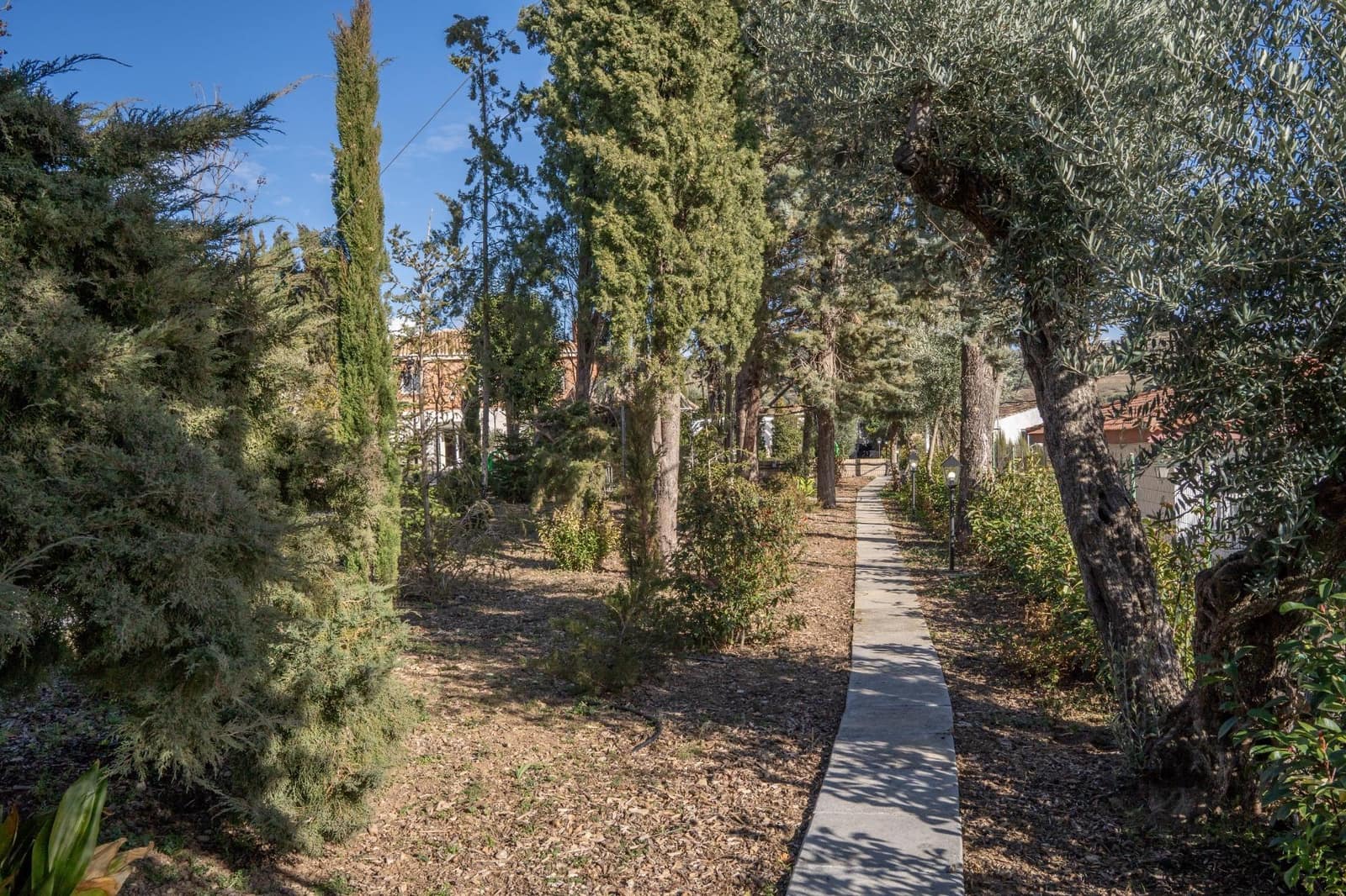 4 bedroom Finca/Country House for sale in Huetor Santillan with pool garage - € 790,000 (Ref: 9032345)