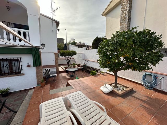 6 soverom Villa til salgs i La Zubia med svømmebasseng garasje - € 430 000 (Ref: 9034651)