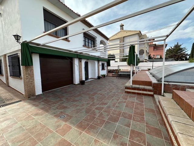 6 soverom Villa til salgs i La Zubia med svømmebasseng garasje - € 430 000 (Ref: 9034651)