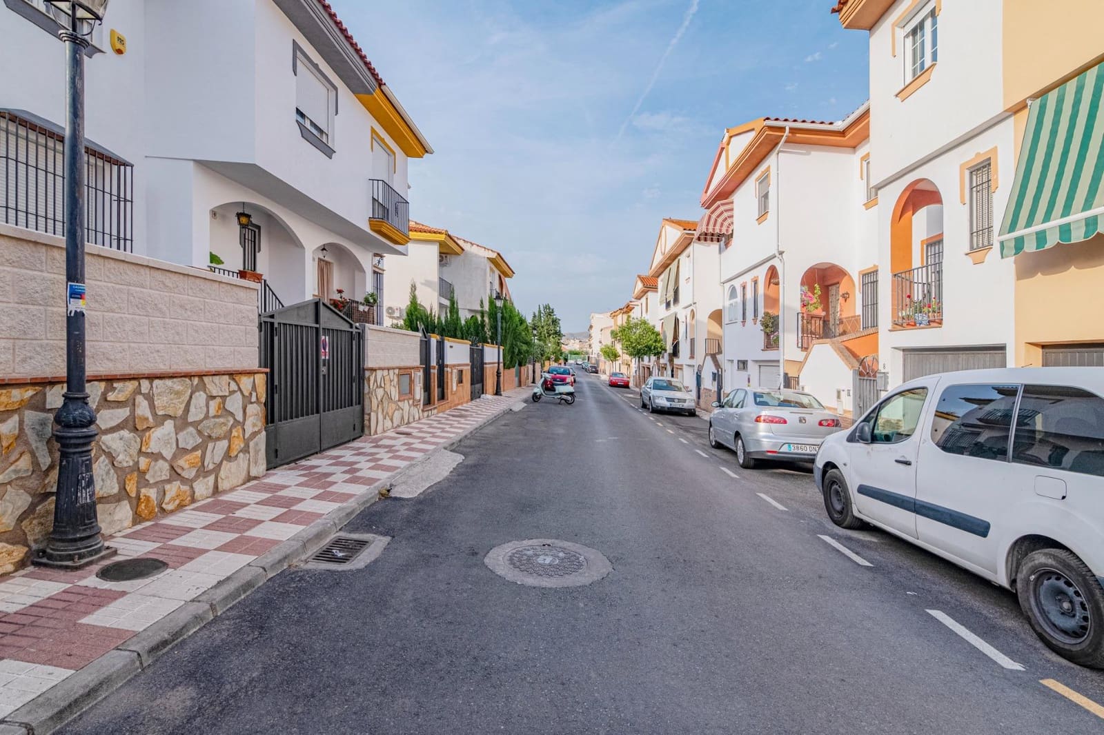 3 quarto Moradia em Banda para venda em La Zubia com garagem - 217 000 € (Ref: 9059491)