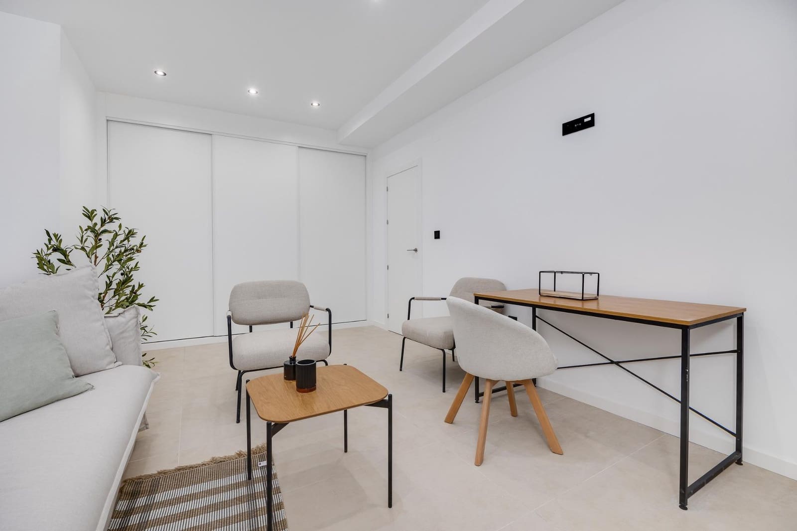 3 soveværelse Villa til salg i Los Alcazares med swimmingpool - € 695.000 (Ref: 9081683)