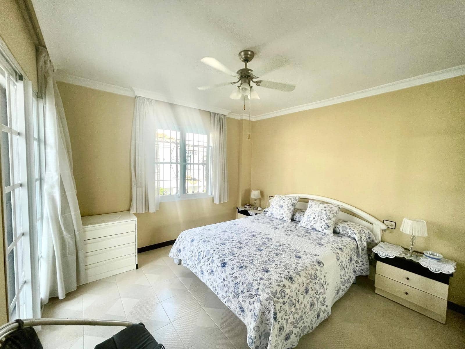 3 soveværelse Rækkehus til salg i Salobrena med swimmingpool garage - € 370.000 (Ref: 9108824)