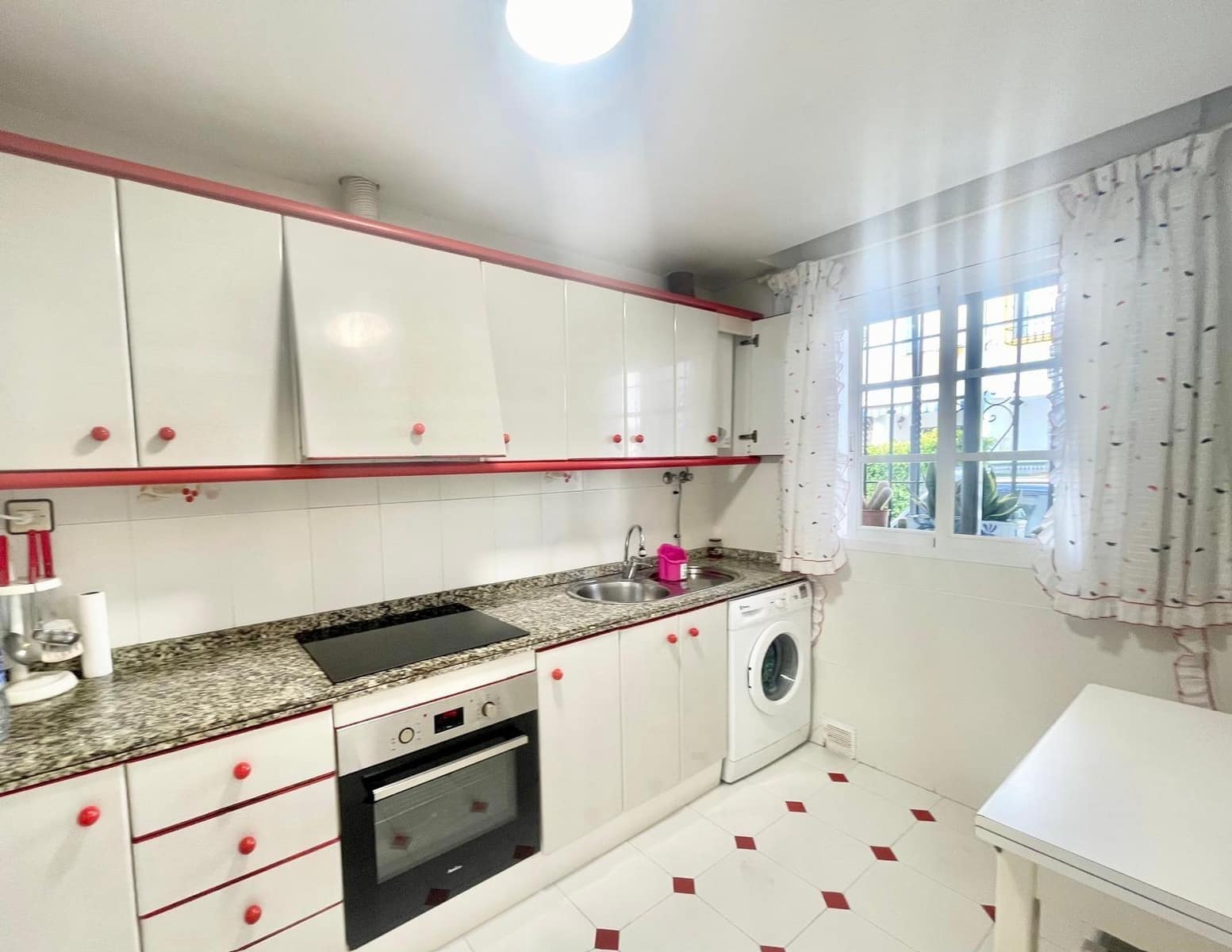 3 soveværelse Rækkehus til salg i Salobrena med swimmingpool garage - € 370.000 (Ref: 9108824)