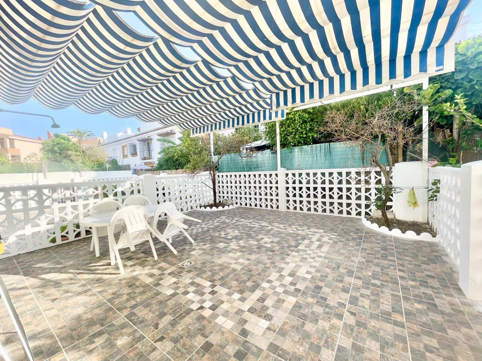 3 soveværelse Rækkehus til salg i Salobrena med swimmingpool garage - € 370.000 (Ref: 9108824)