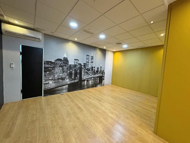 4 soveværelse Erhverv til salg i Guardamar del Segura - € 222.000 (Ref: 9137265)