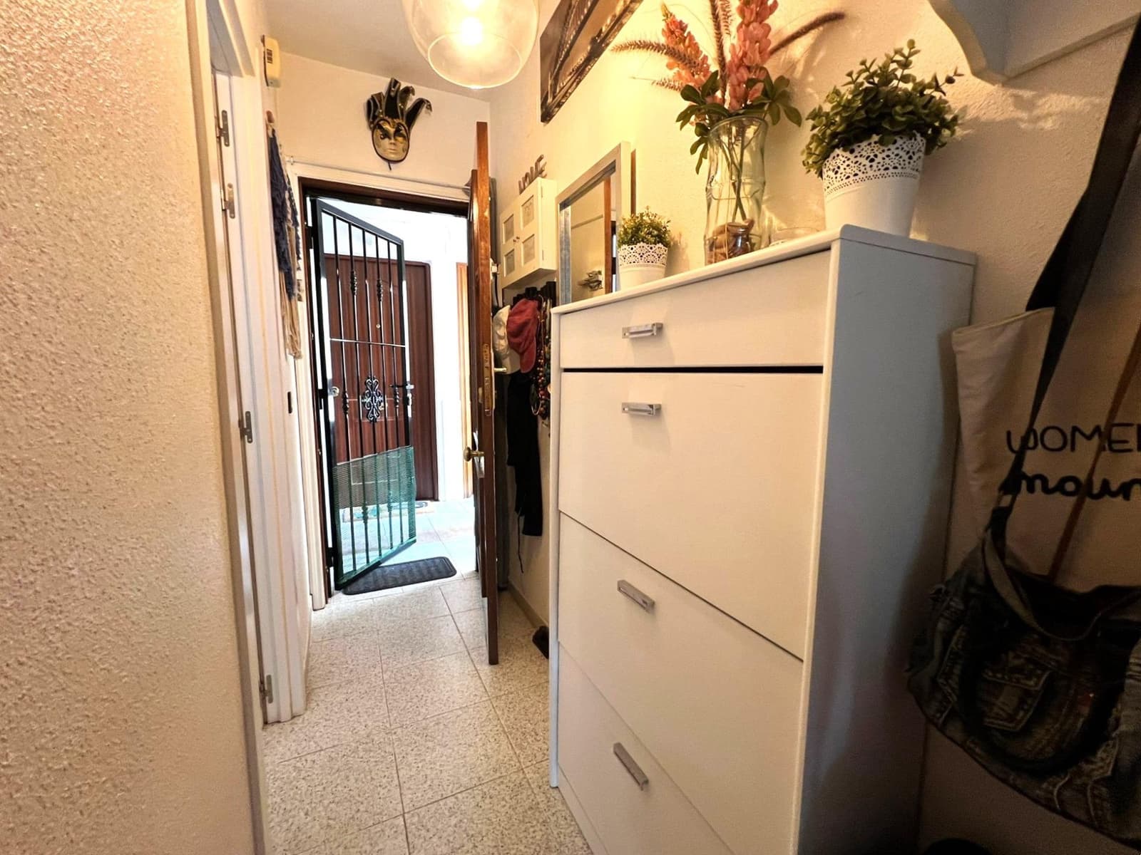 Apartament na sprzedaż w Torrevieja z basenem - 75 000 € (Ref: 9154098)
