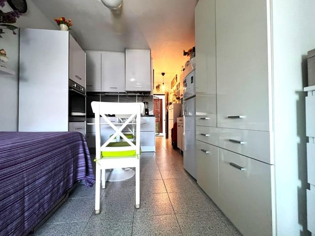 Apartament na sprzedaż w Centro, Torrevieja z basenem - 75 000 € (Ref: 9154098)