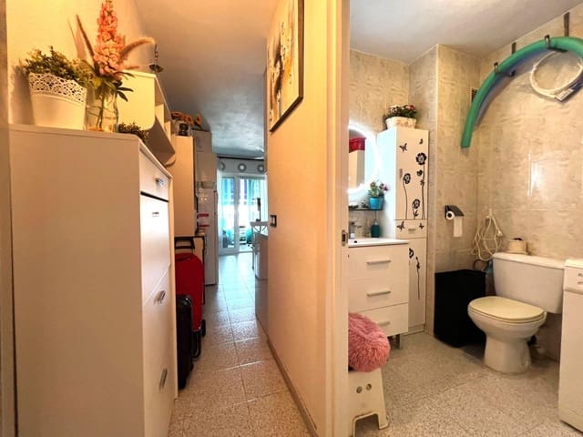 Apartament na sprzedaż w Centro, Torrevieja z basenem - 75 000 € (Ref: 9154098)