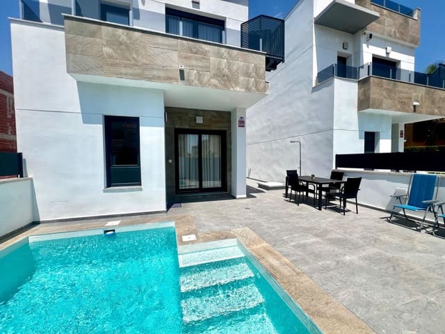 3 soveværelse Villa til salg i El Limonar, Torrevieja med swimmingpool - € 410.000 (Ref: 9154171)