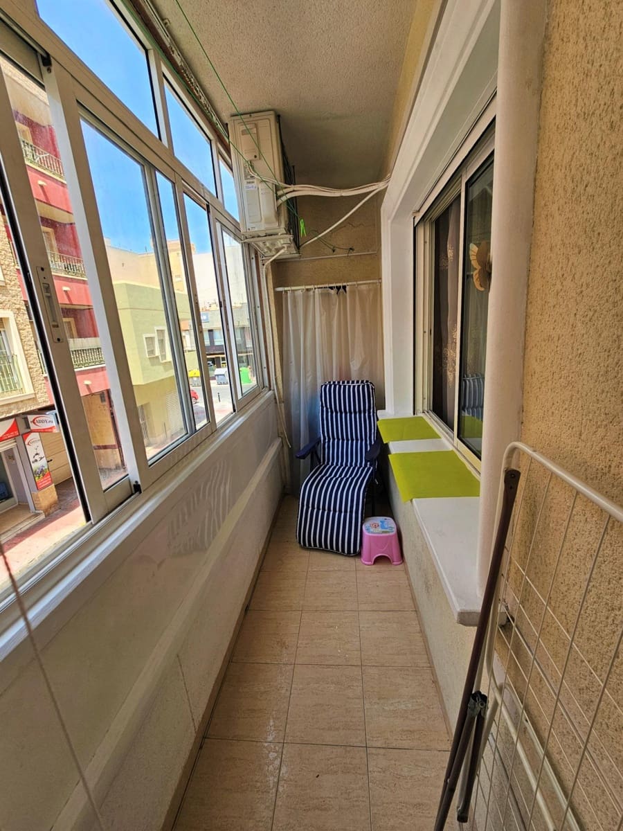 1 sovrum Lägenhet till salu i Torrevieja - 96 000 € (Ref: 9154175)