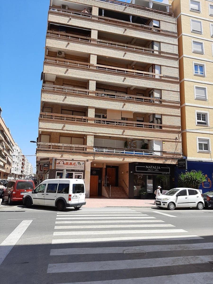 3 makuuhuone Asunto myytävänä paikassa Torrevieja - 170 000 € (Ref: 9161147)