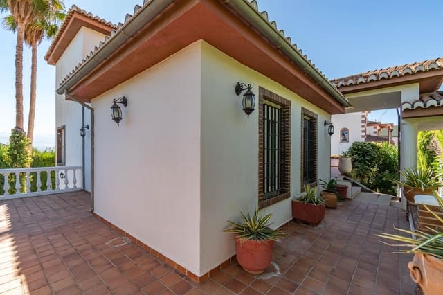 6 soveværelse Villa til salg i Albolote med swimmingpool garage - € 495.000 (Ref: 9247393)