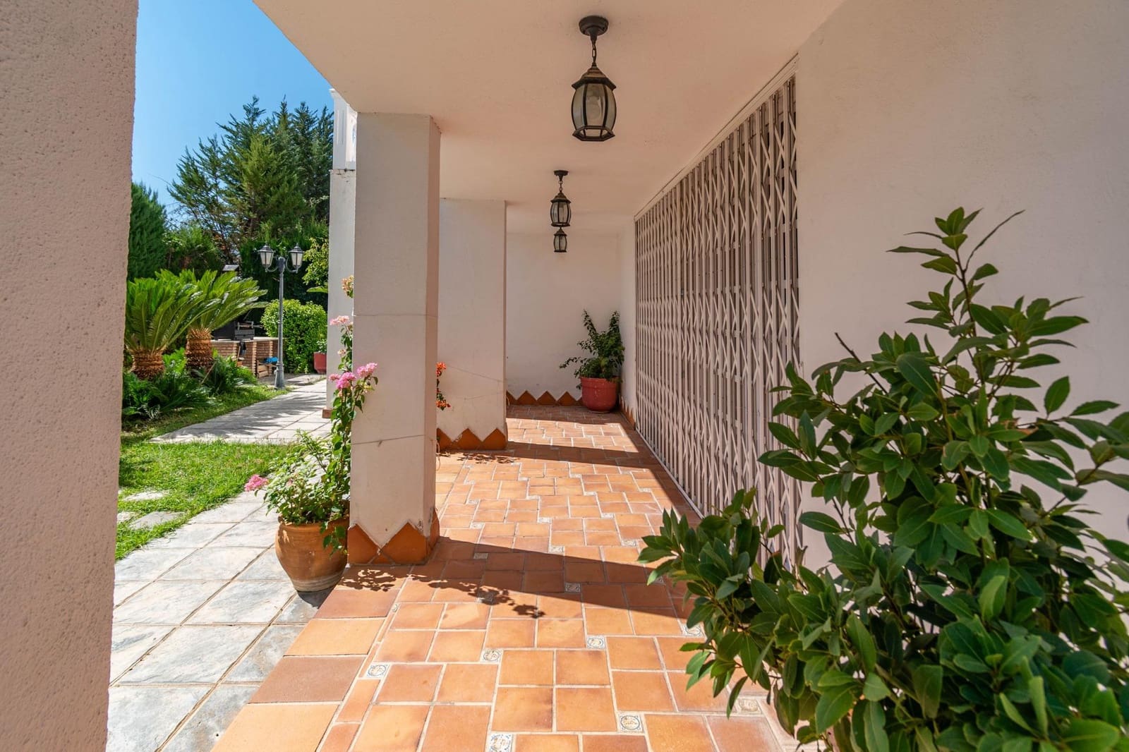 6 bedroom Villa for sale in Albolote with pool garage - € 495,000 (Ref: 9247393)