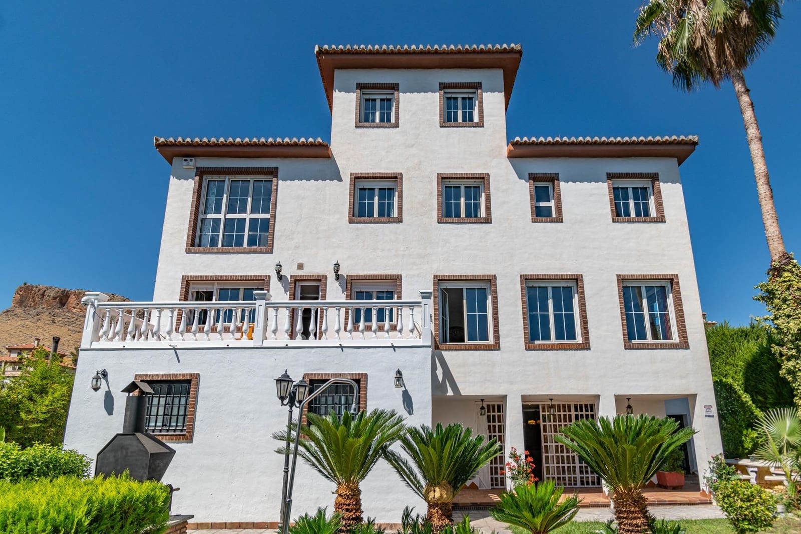 6 bedroom Villa for sale in Albolote with pool garage - € 495,000 (Ref: 9247393)