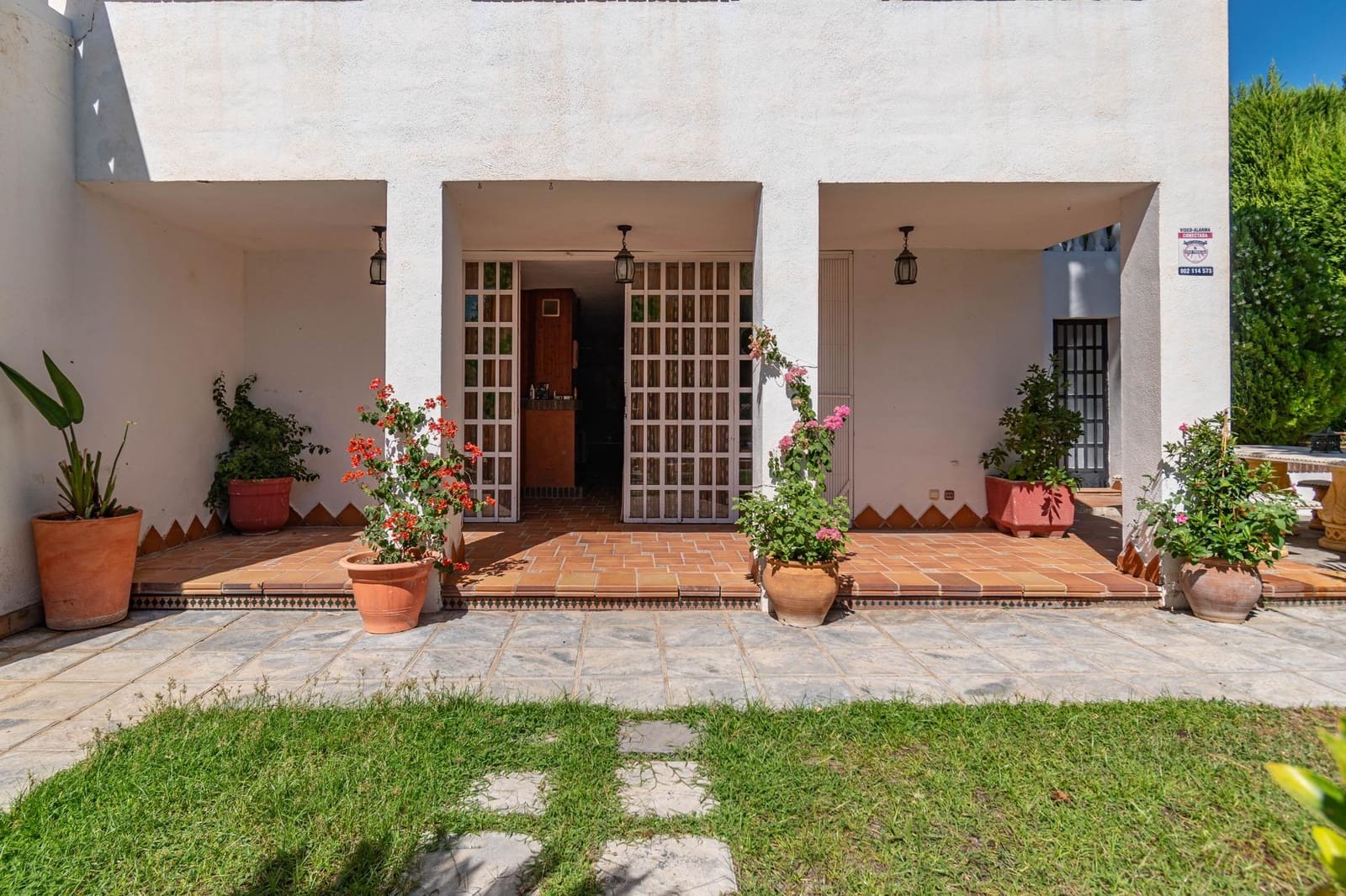 6 bedroom Villa for sale in Albolote with pool garage - € 495,000 (Ref: 9247393)