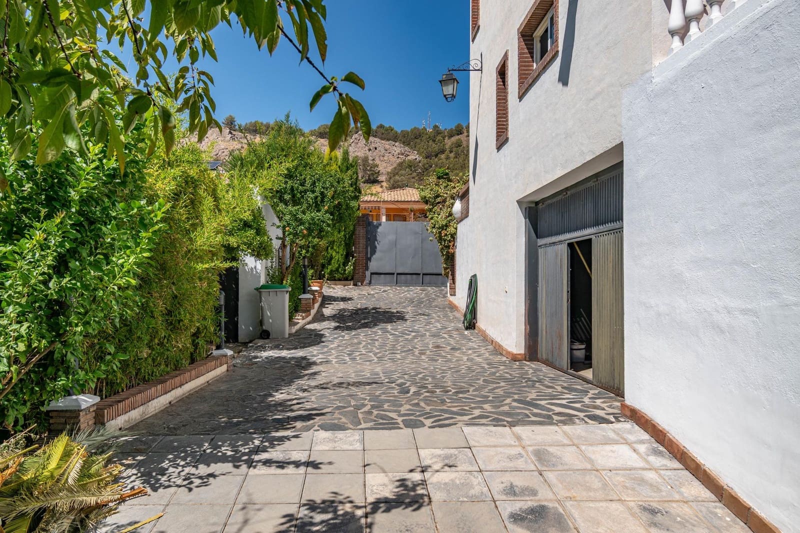 6 bedroom Villa for sale in Albolote with pool garage - € 495,000 (Ref: 9247393)