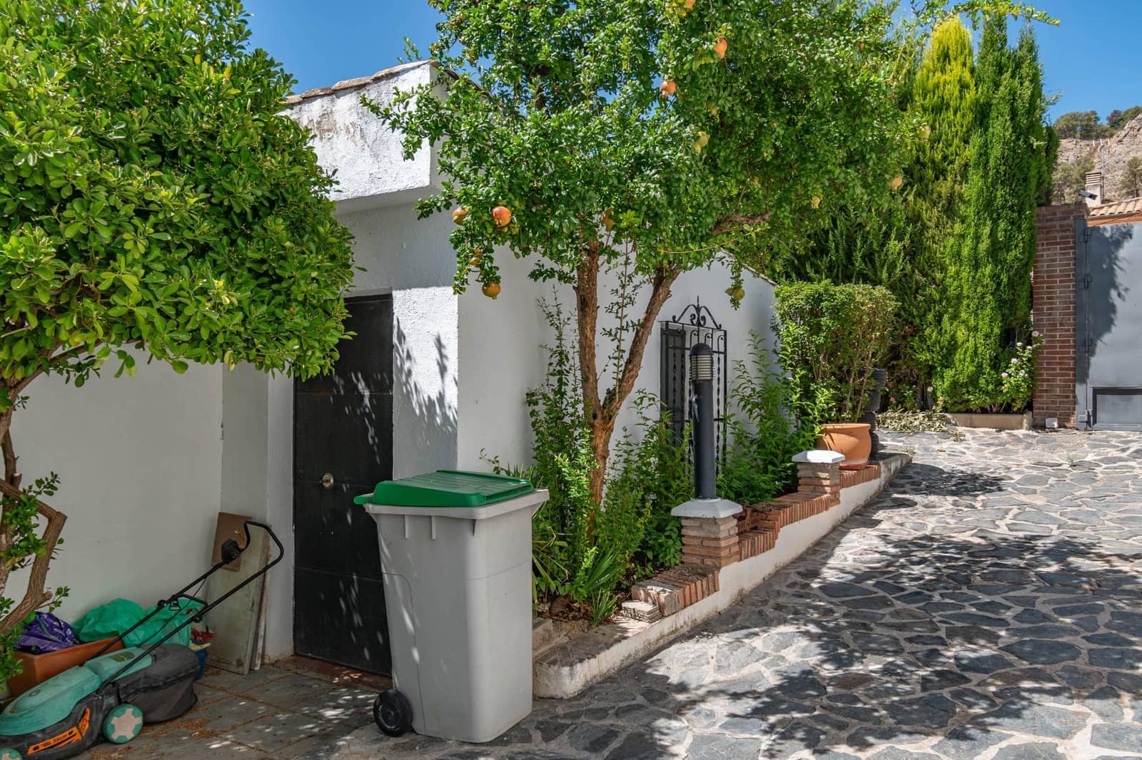 6 bedroom Villa for sale in Albolote with pool garage - € 495,000 (Ref: 9247393)