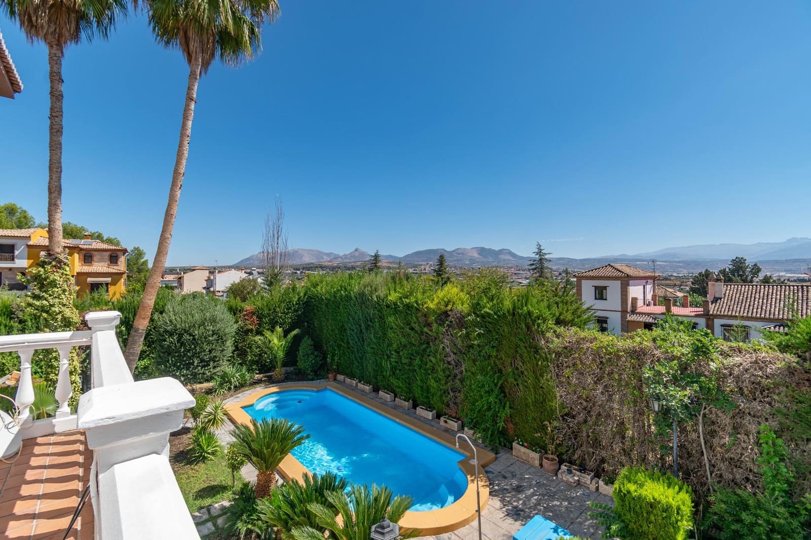 6 bedroom Villa for sale in Albolote with pool garage - € 495,000 (Ref: 9247393)