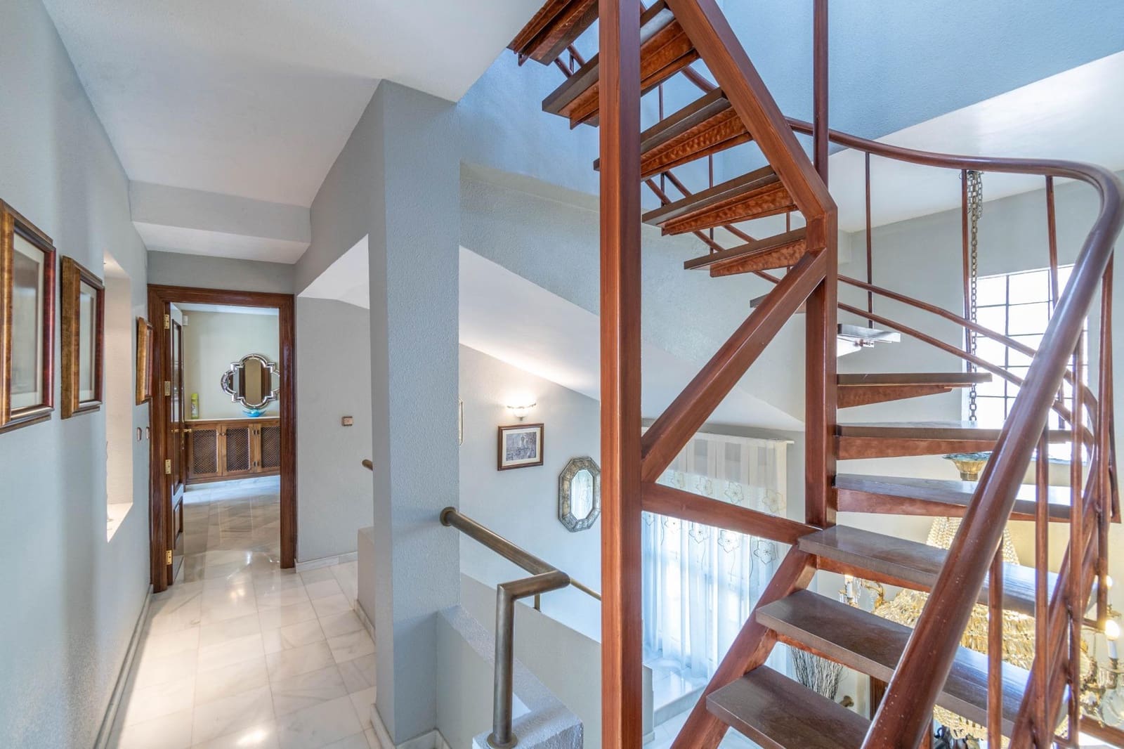 6 bedroom Villa for sale in Albolote with pool garage - € 495,000 (Ref: 9247393)