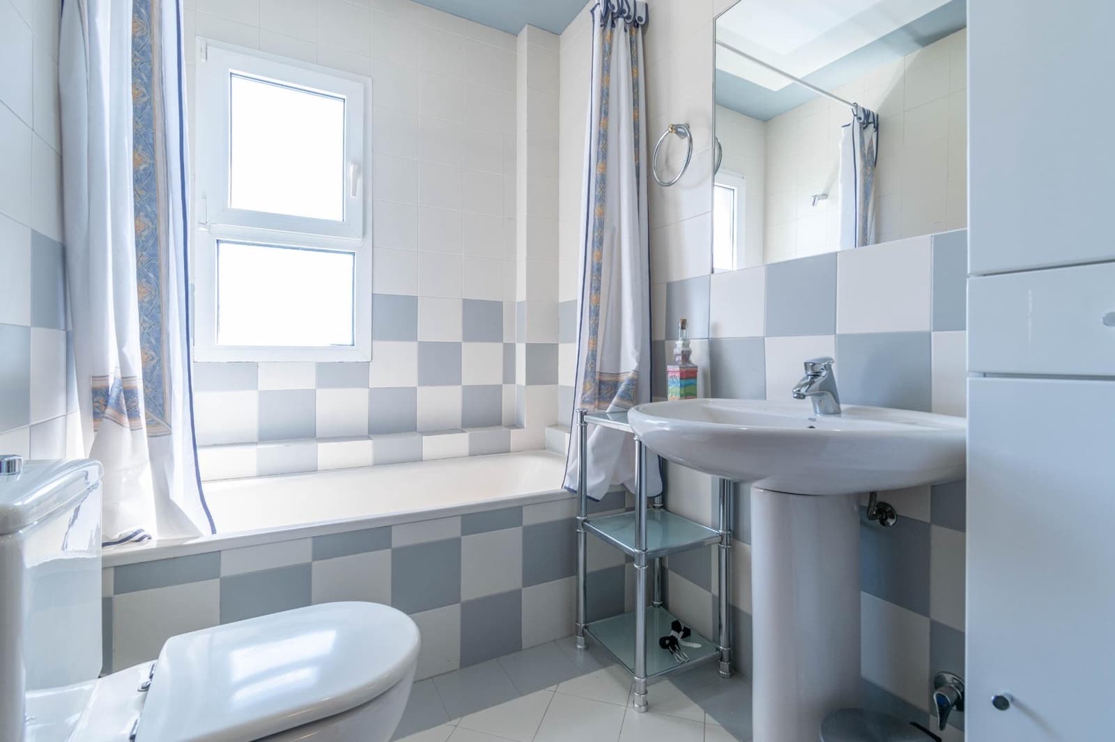 6 bedroom Villa for sale in Albolote with pool garage - € 495,000 (Ref: 9247393)