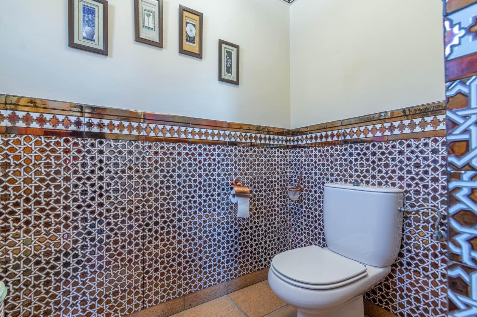 6 bedroom Villa for sale in Albolote with pool garage - € 495,000 (Ref: 9247393)