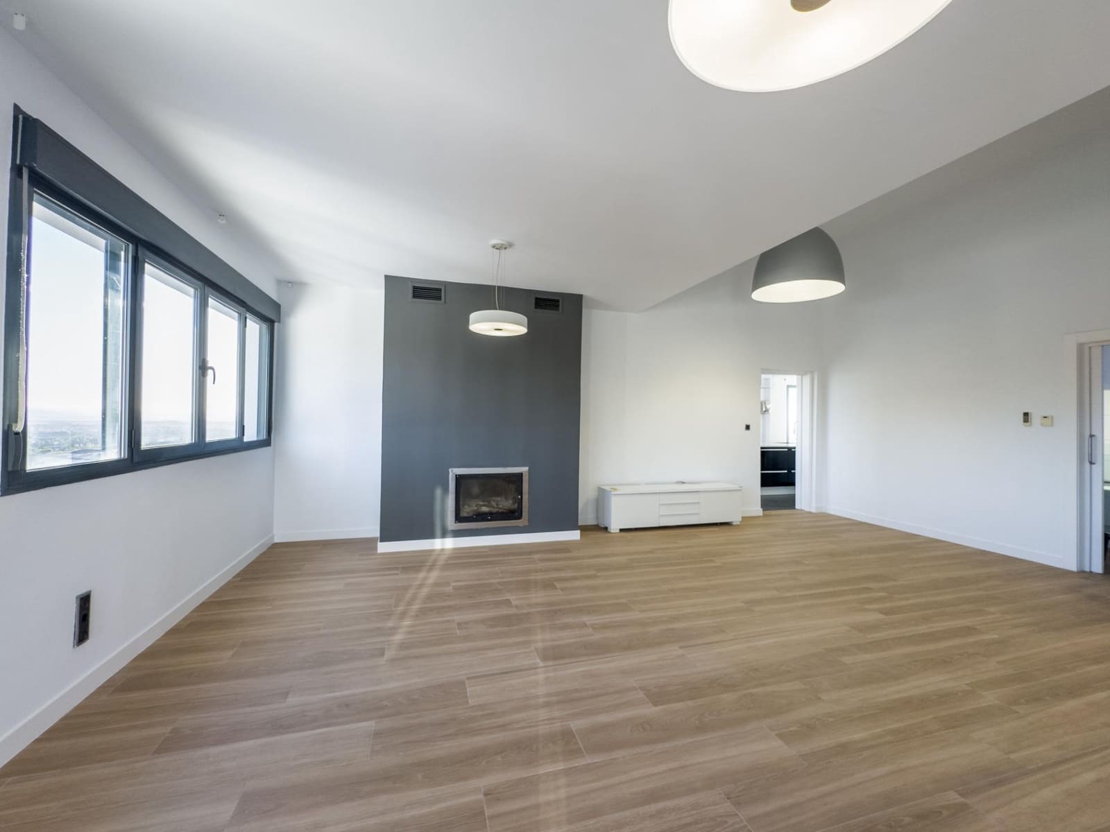 5 soverom Villa til salgs i La Zubia med svømmebasseng garasje - € 799 000 (Ref: 9301111)