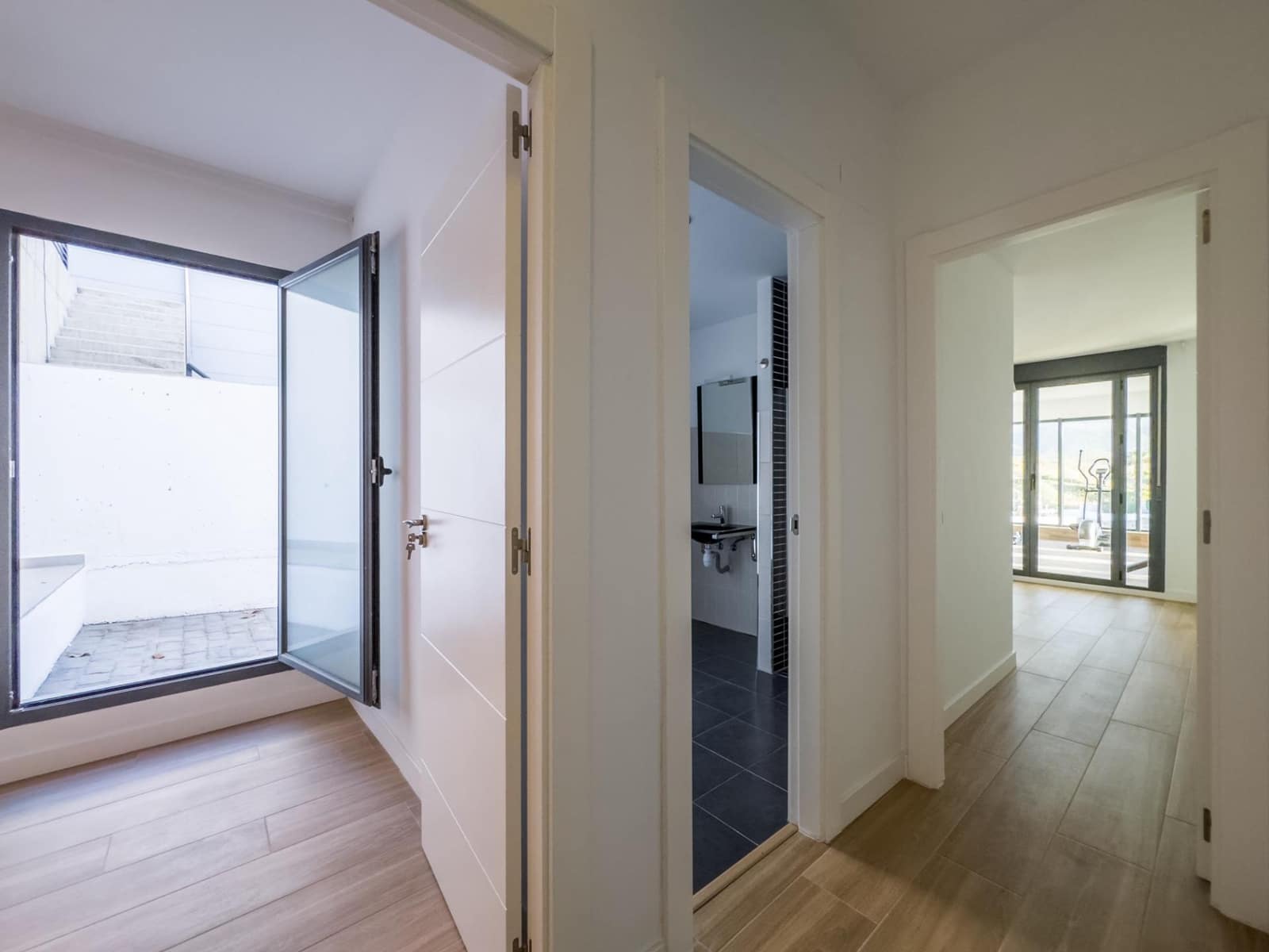 5 soverom Villa til salgs i La Zubia med svømmebasseng garasje - € 799 000 (Ref: 9301111)