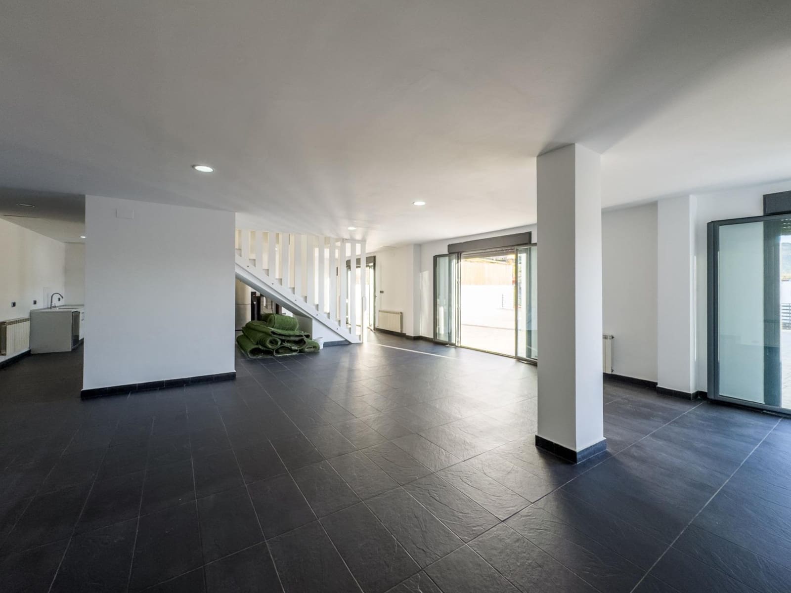 5 soverom Villa til salgs i La Zubia med svømmebasseng garasje - € 799 000 (Ref: 9301111)