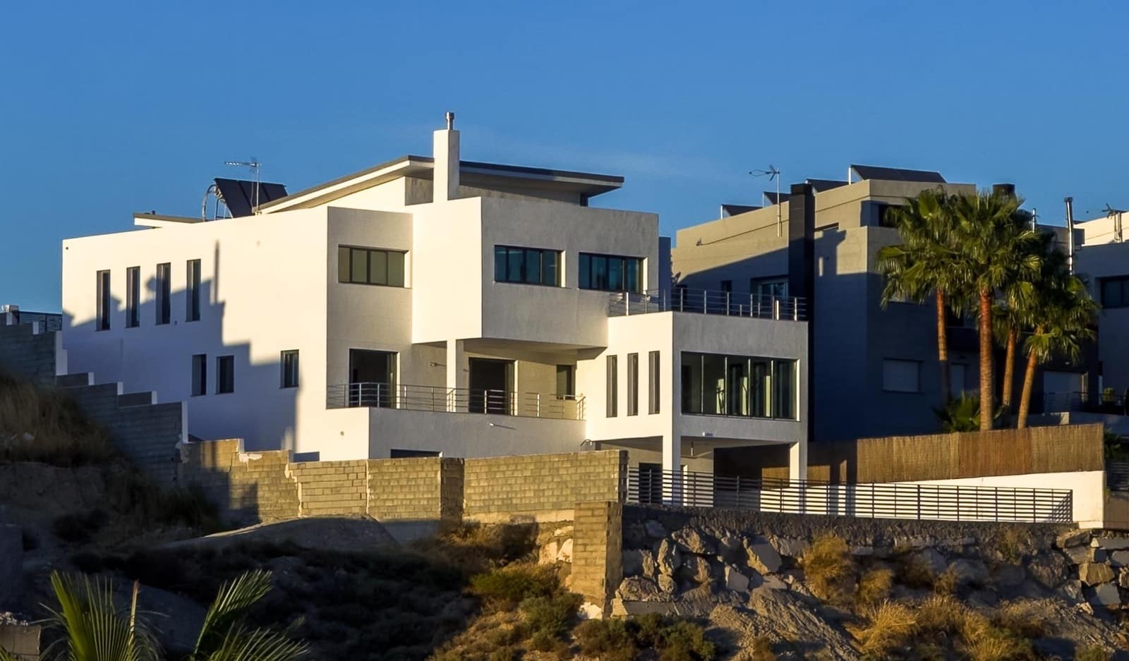 5 soverom Villa til salgs i La Zubia med svømmebasseng garasje - € 799 000 (Ref: 9301111)