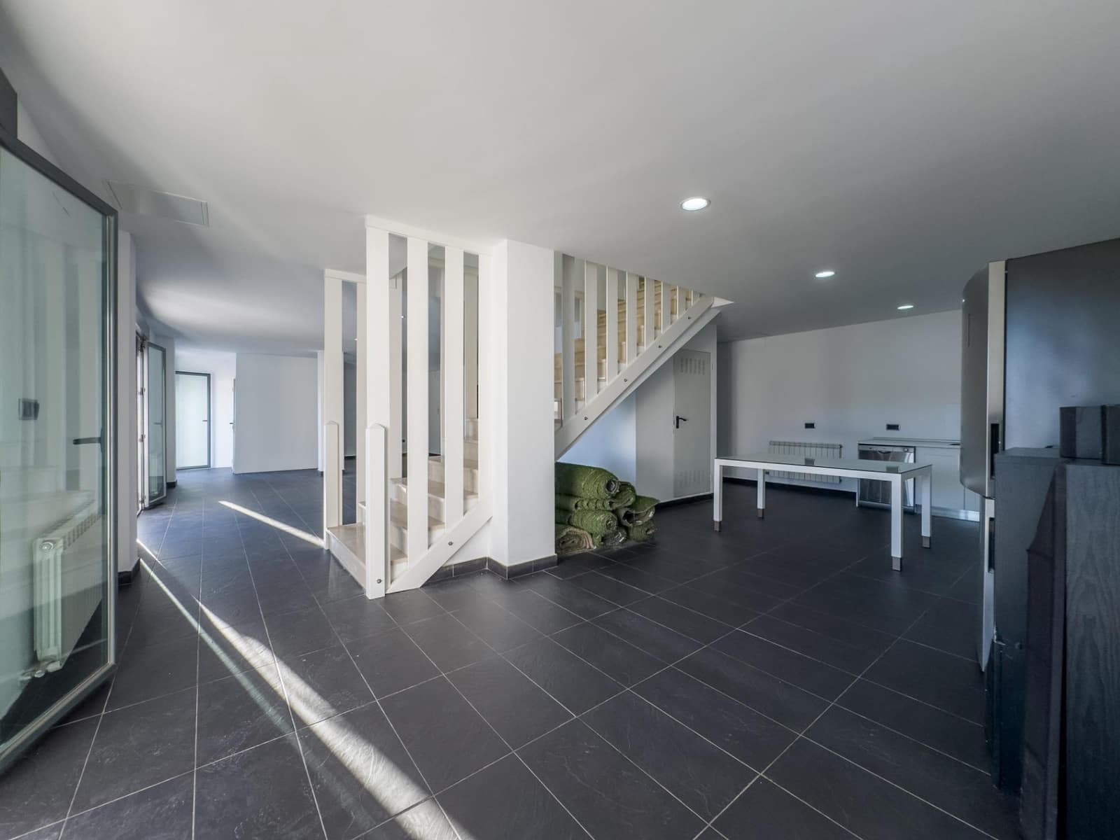 5 soverom Villa til salgs i La Zubia med svømmebasseng garasje - € 799 000 (Ref: 9301111)