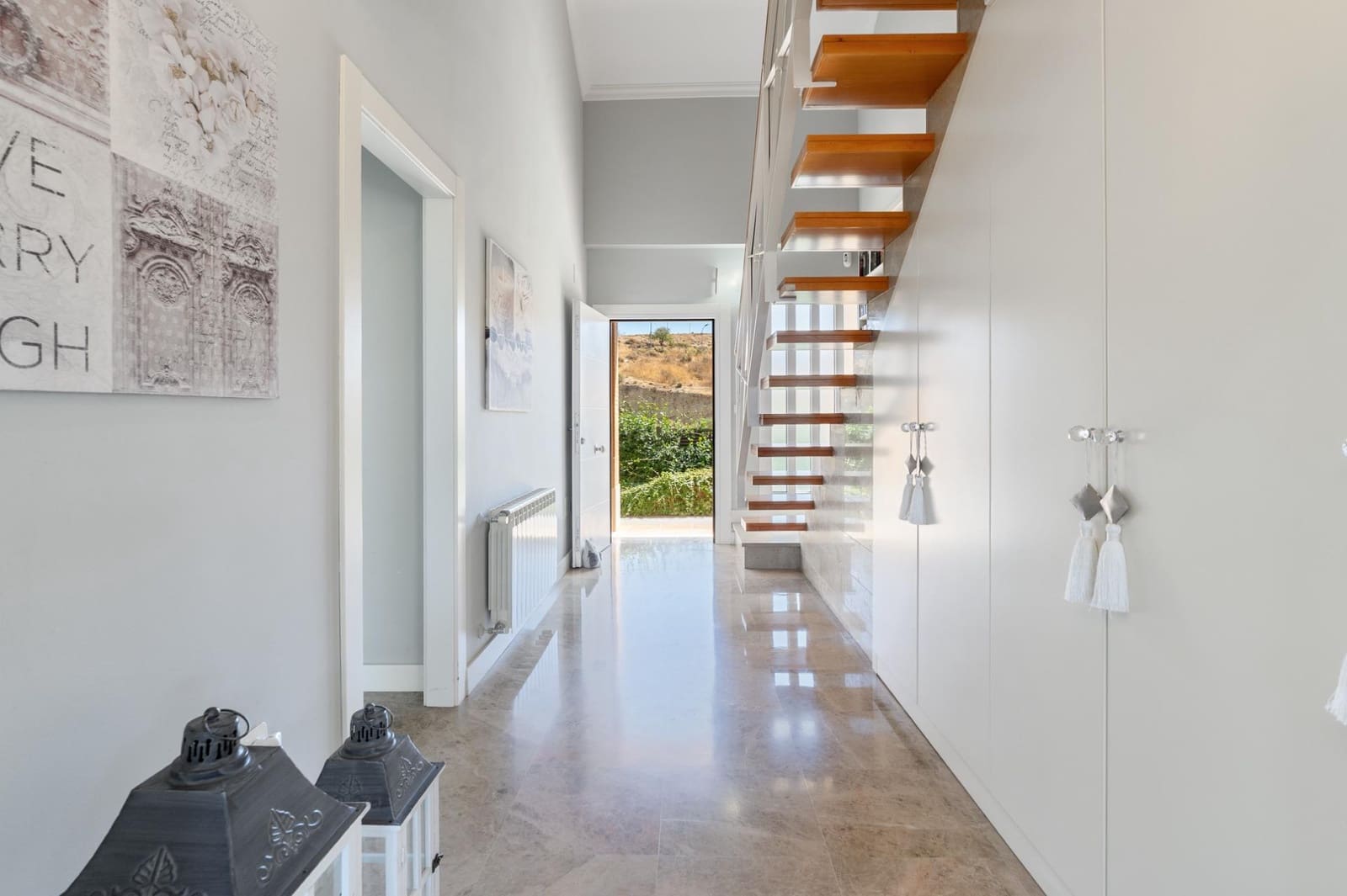 4 soveværelse Villa til salg i Otura med swimmingpool garage - € 489.000 (Ref: 9301112)