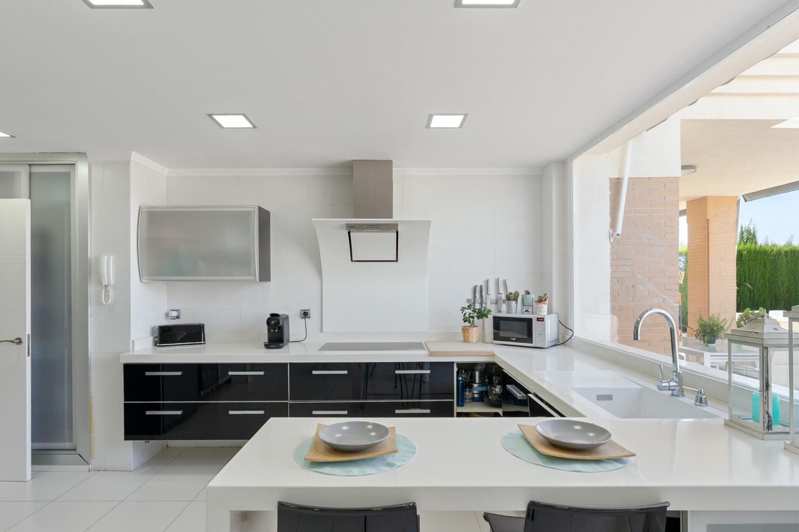 4 soveværelse Villa til salg i Otura med swimmingpool garage - € 489.000 (Ref: 9301112)