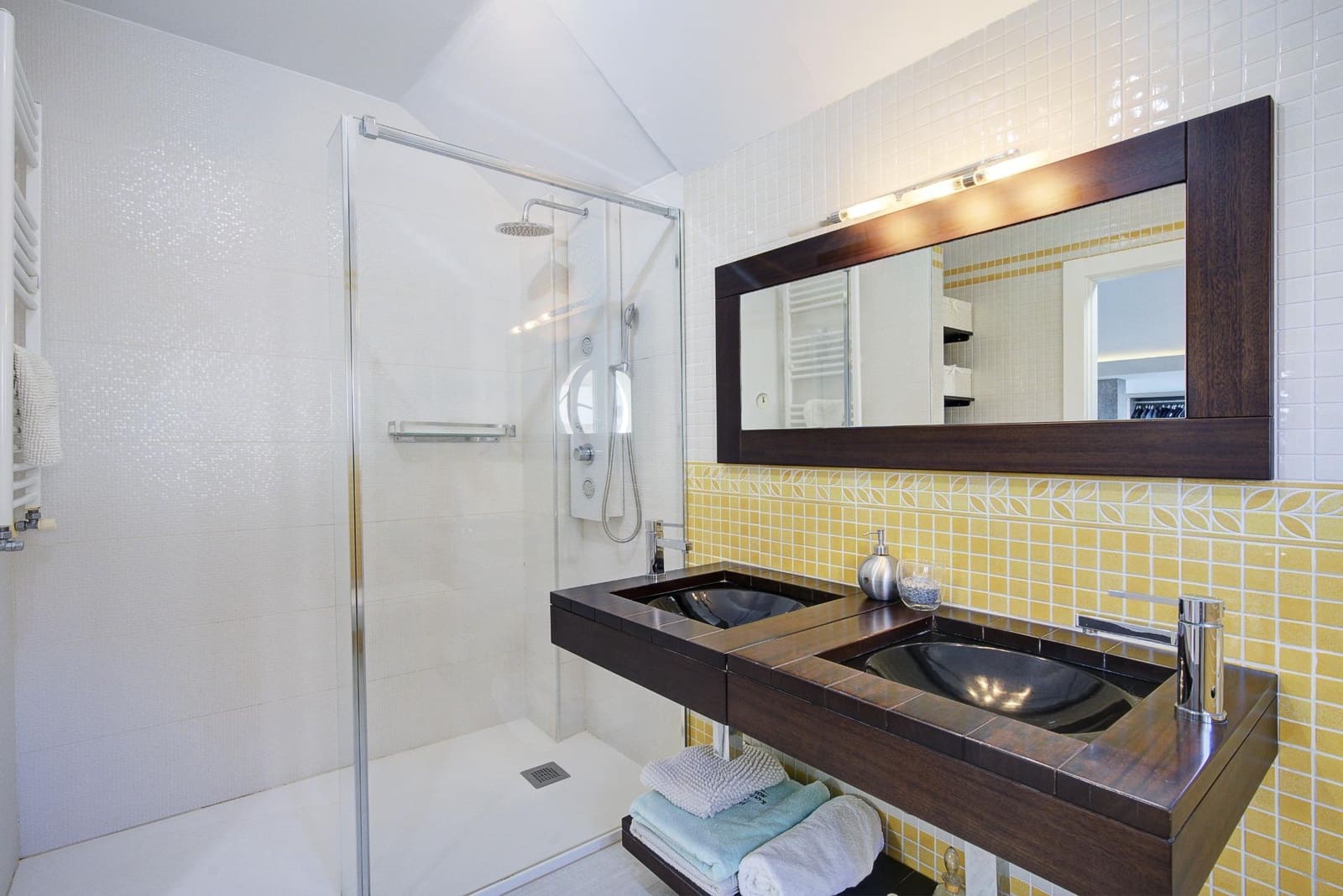 4 soveværelse Villa til salg i Otura med swimmingpool garage - € 489.000 (Ref: 9301112)