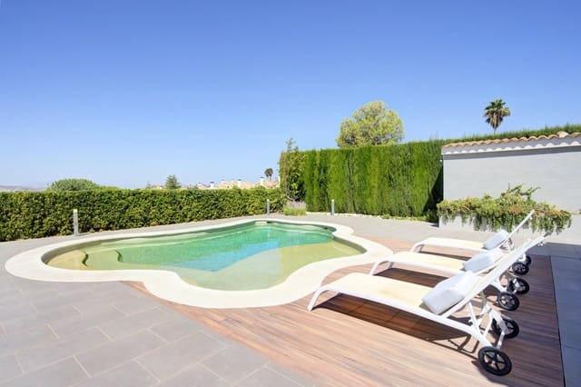 4 soveværelse Villa til salg i Otura med swimmingpool garage - € 489.000 (Ref: 9301112)