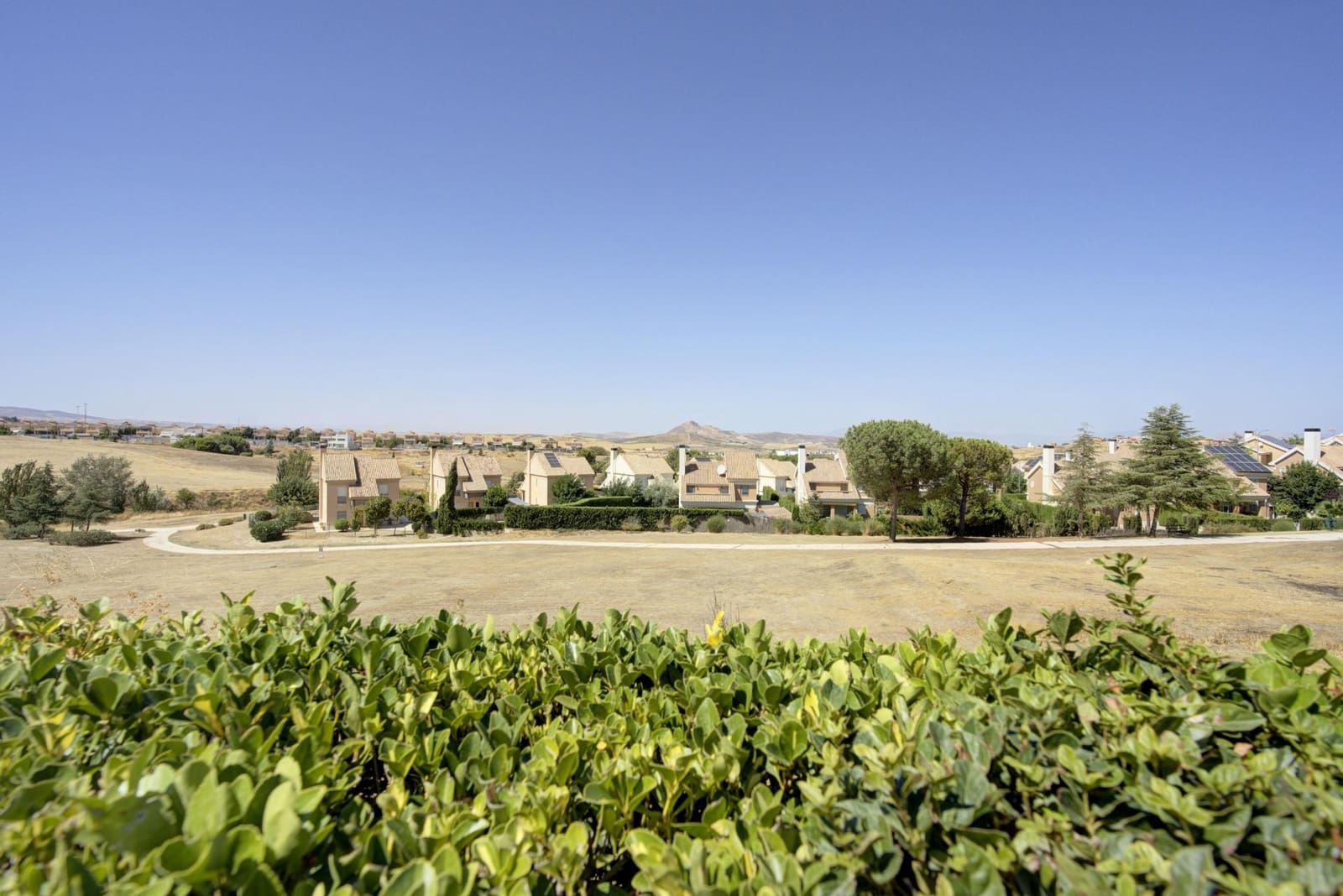 4 soveværelse Villa til salg i Otura med swimmingpool garage - € 489.000 (Ref: 9301112)