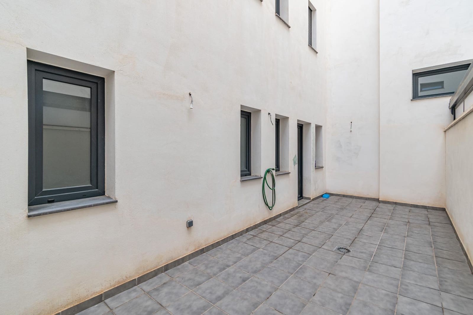 3 bedroom Flat for sale in Armilla with pool - € 462,000 (Ref: 9326560)