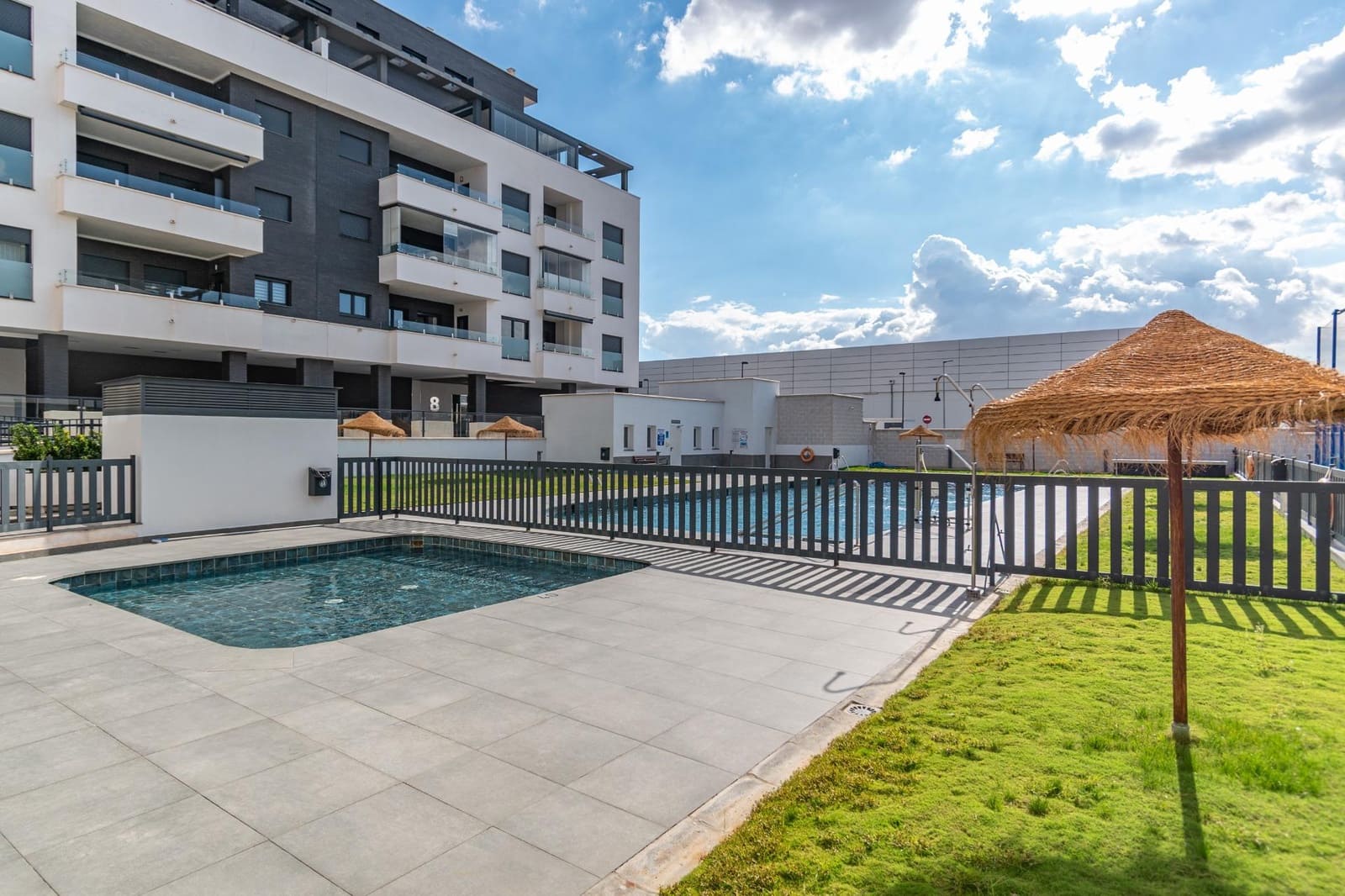 3 bedroom Flat for sale in Armilla with pool - € 462,000 (Ref: 9326560)