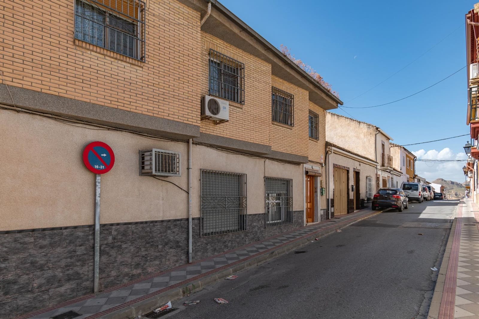 4 bedroom Terraced Villa for sale in Atarfe with pool - € 280,000 (Ref: 9326571)