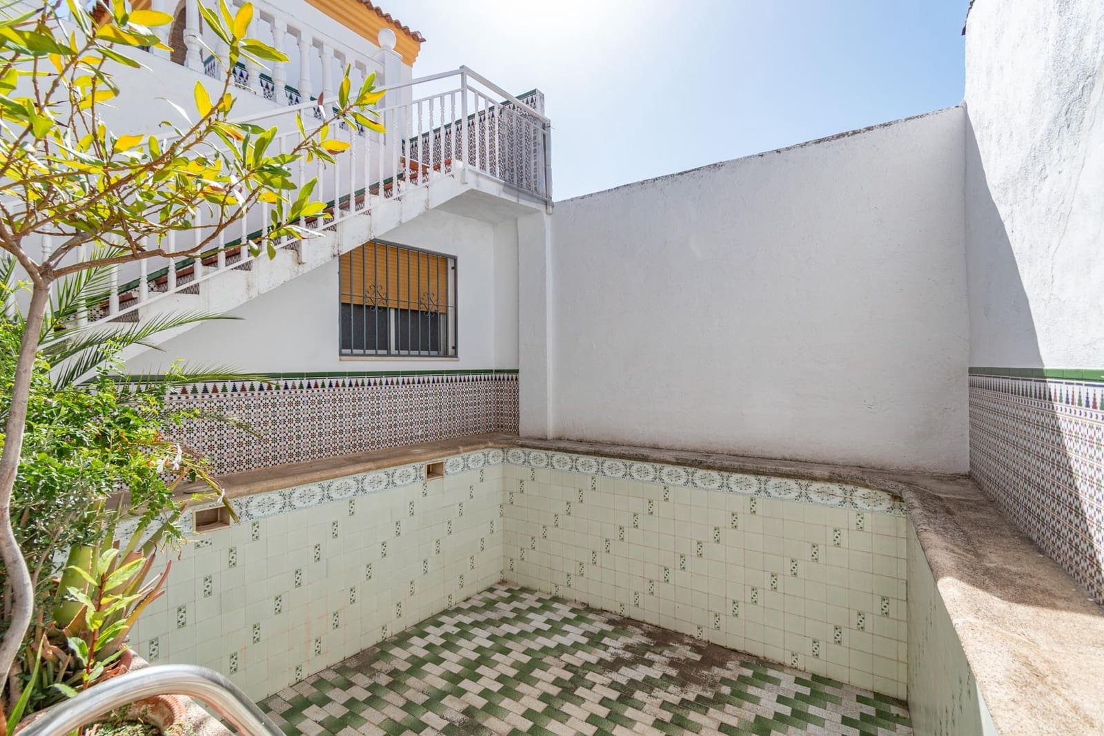4 bedroom Terraced Villa for sale in Atarfe with pool - € 280,000 (Ref: 9326571)