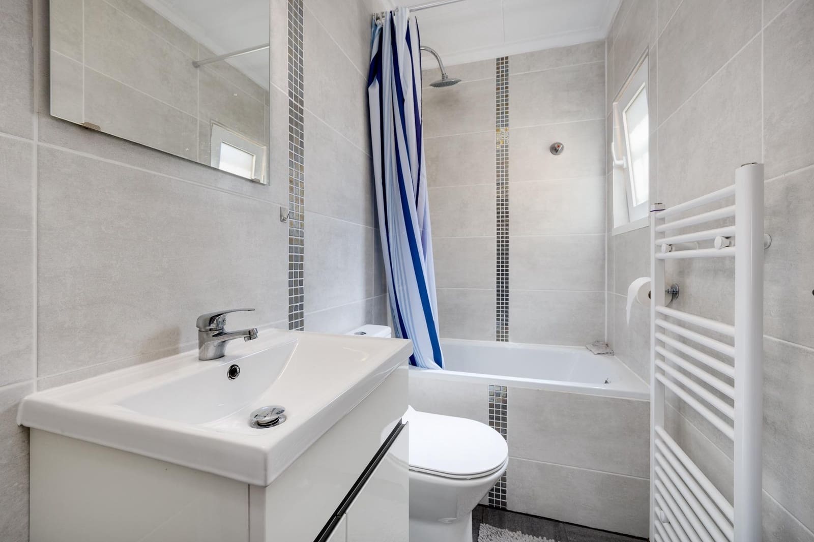 3 bedroom Villa for sale in San Fulgencio with pool - € 230,000 (Ref: 9338153)