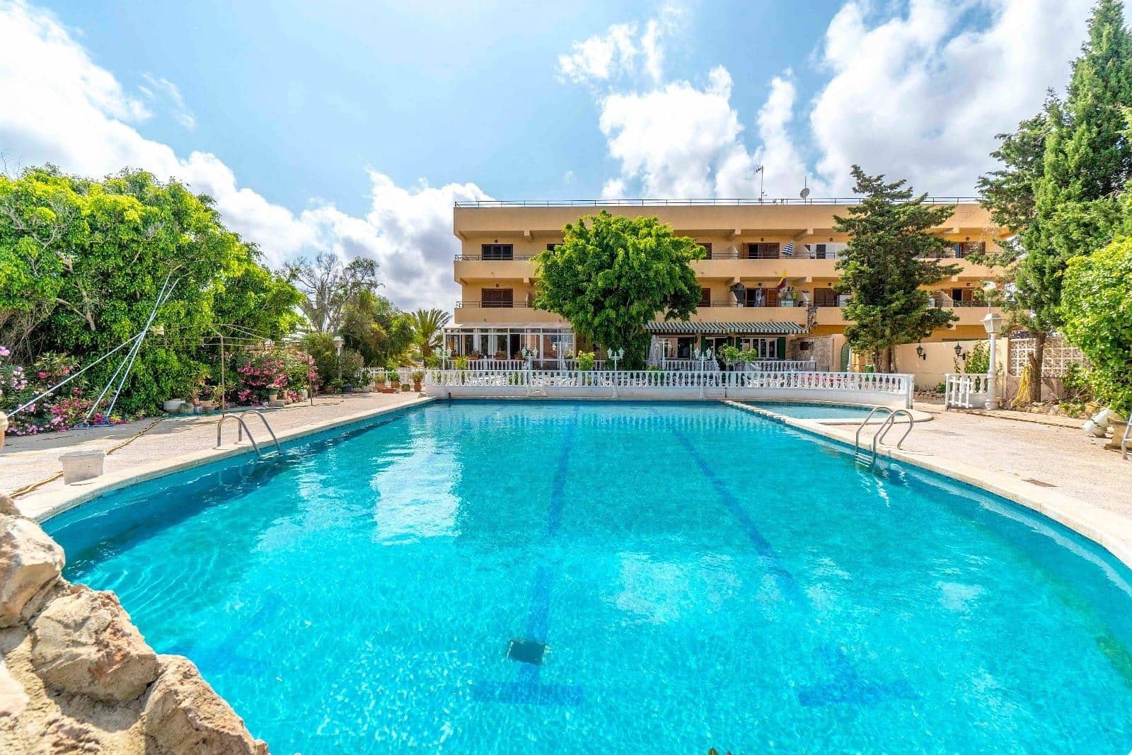 Virksomhed til salg i Torrevieja - € 835.000 (Ref: 9338175)