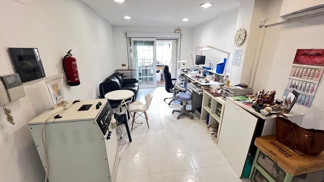 2 bedroom Apartment for sale in Torrevieja - € 139,900 (Ref: 9338212)