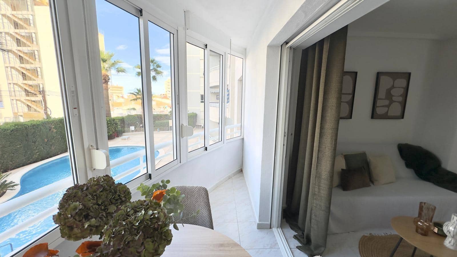 2 bedroom Apartment for sale in Torrevieja with pool - € 149,900 (Ref: 9338218)