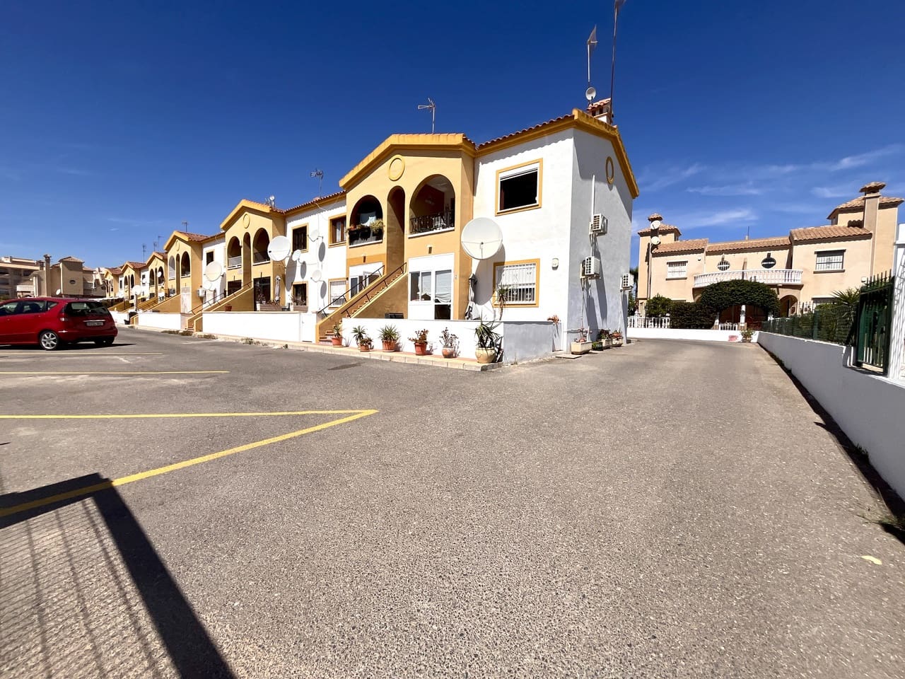 2 bedroom Apartment for sale in La Zenia - € 119,000 (Ref: 9338262)