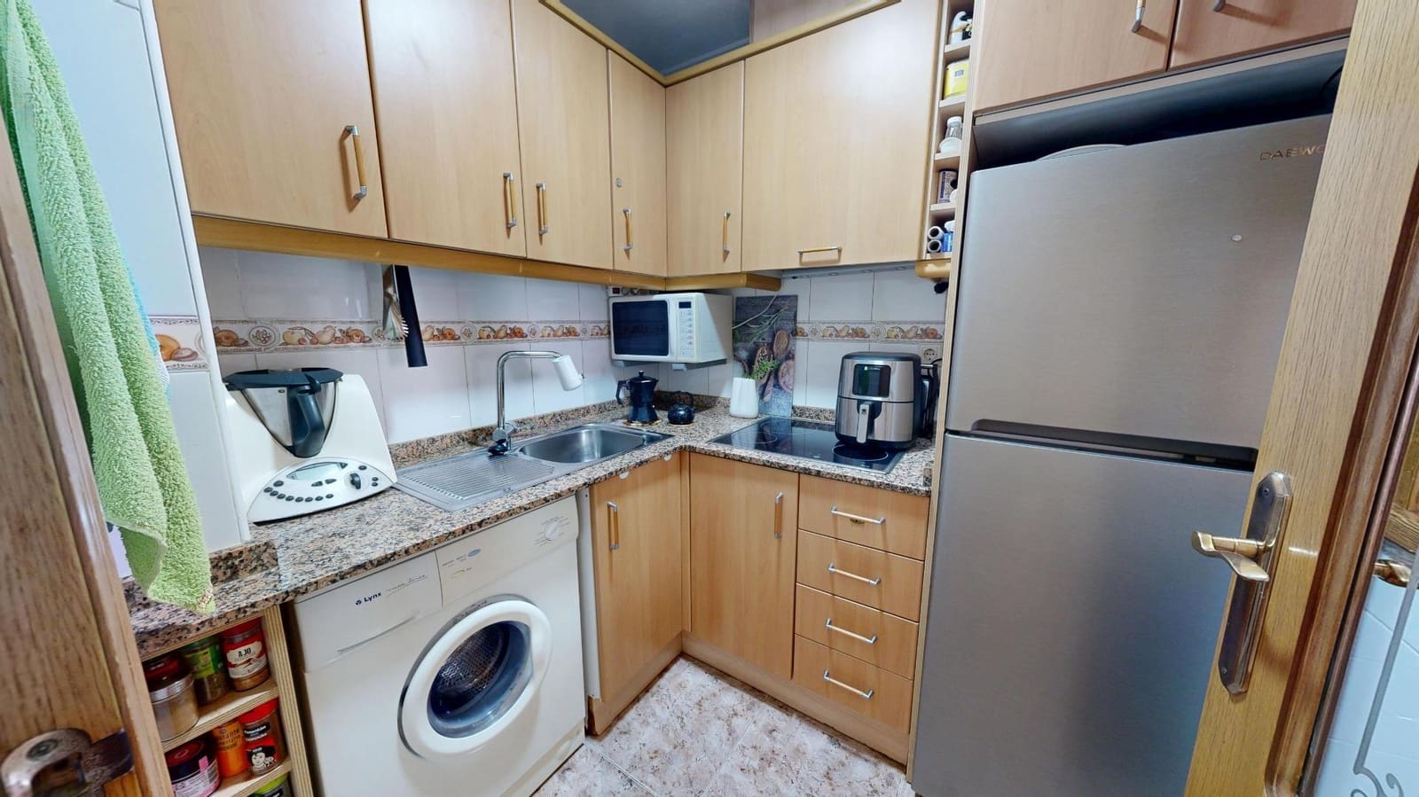 1 bedroom Apartment for sale in Torrevieja - € 115,990 (Ref: 9338281)