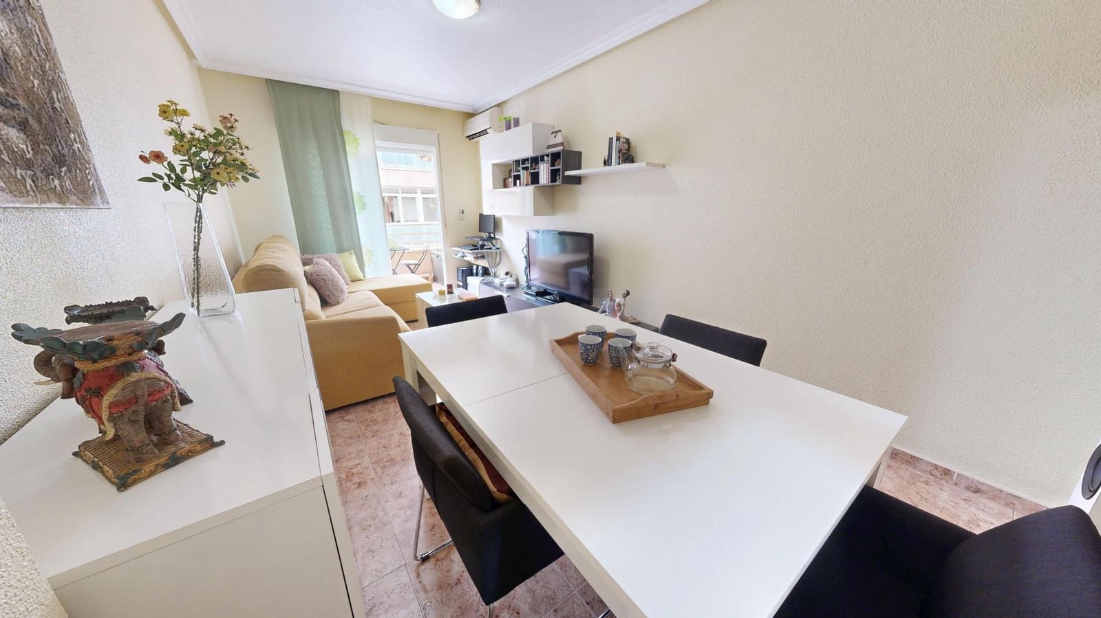 1 bedroom Apartment for sale in Torrevieja - € 115,990 (Ref: 9338281)