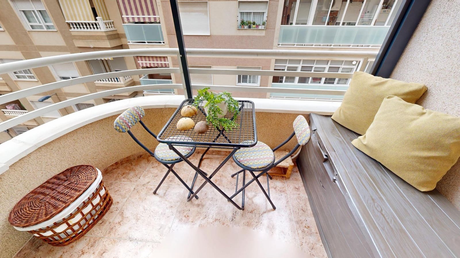 1 bedroom Apartment for sale in Torrevieja - € 115,990 (Ref: 9338281)